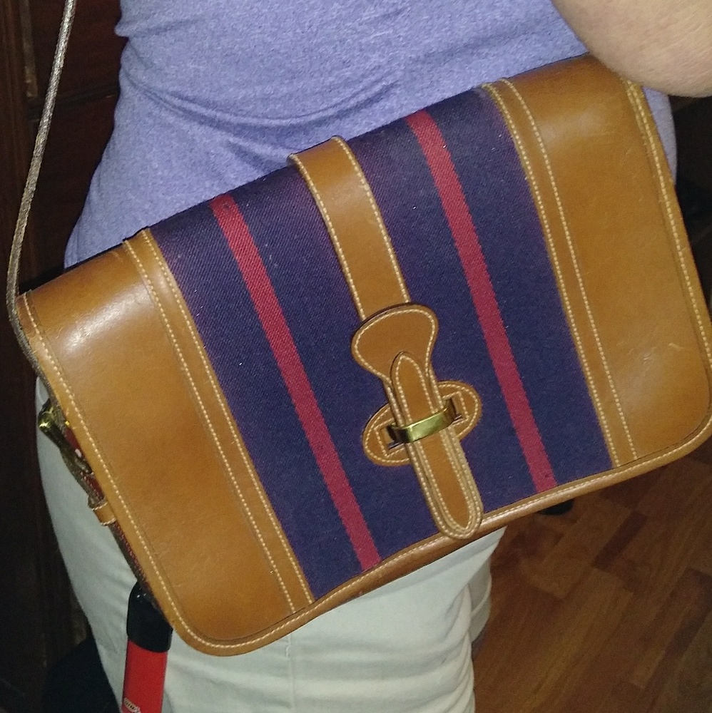 Dooney & Bourke purse